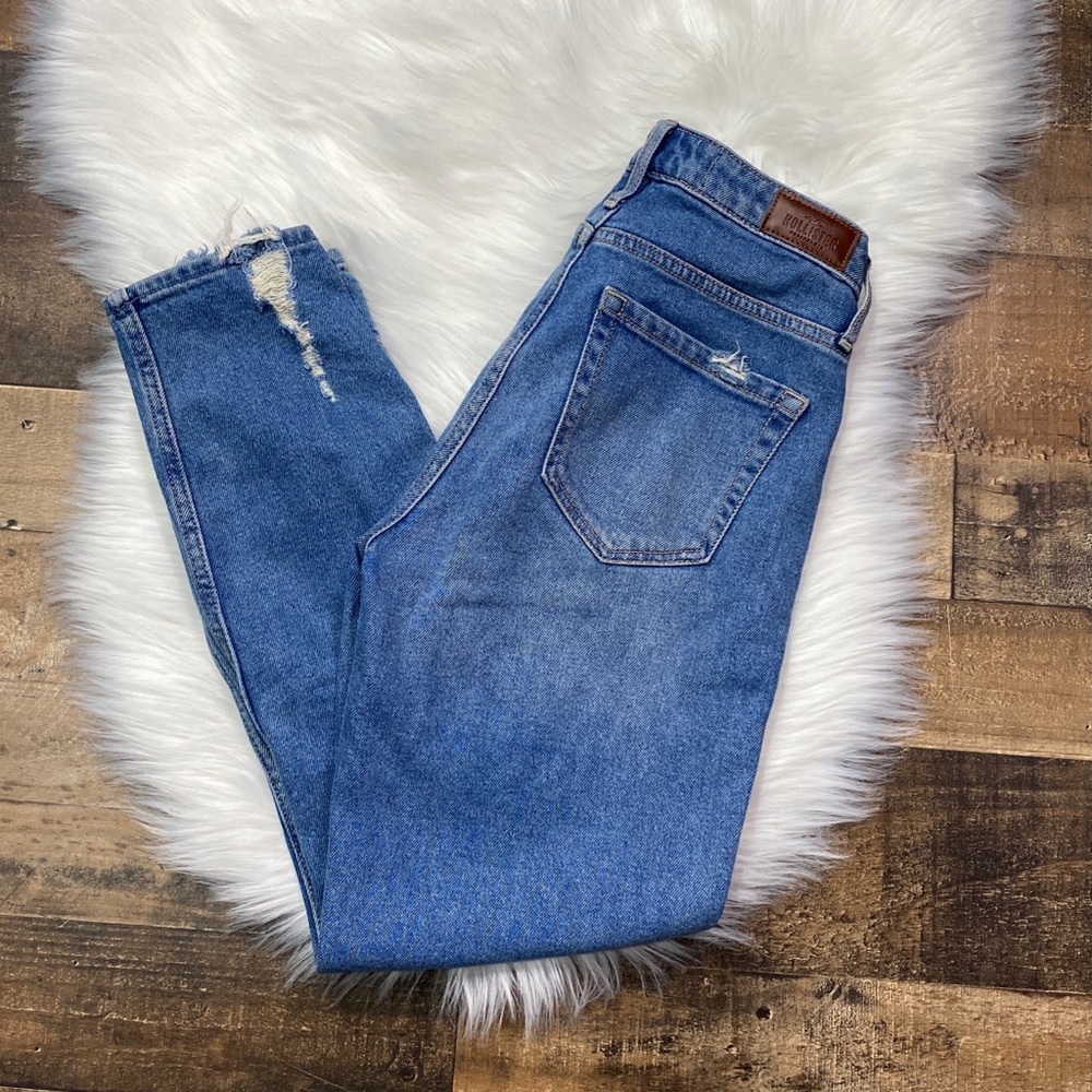 Hollister High Rise Mom Jeans